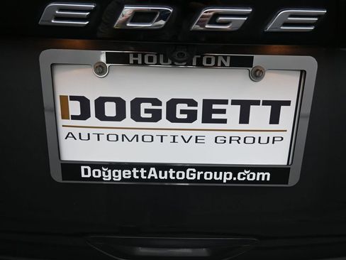 Used 2022 Ford Edge SEL w/ Convenience Package image 2