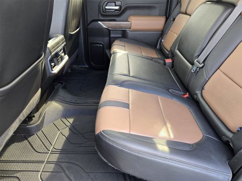 Used 2022 Chevrolet Silverado 3500 High Country image 29