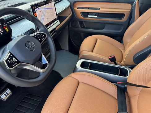 New 2025 Volkswagen ID. Buzz Pro S image 8