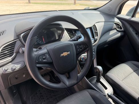 Used 2017 Chevrolet Trax LT image 9