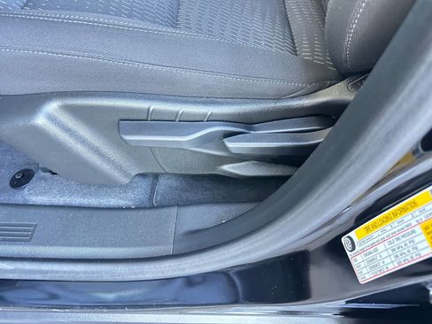 Used 2025 Chevrolet Equinox LT image 23