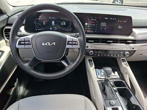 Certified 2024 Kia Telluride S FWD image 11