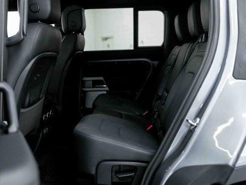 Used 2023 Land Rover Defender 130 SE image 47