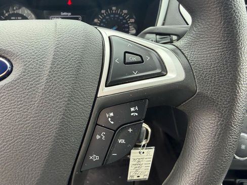 Used 2016 Ford Fusion SE FWD image 26