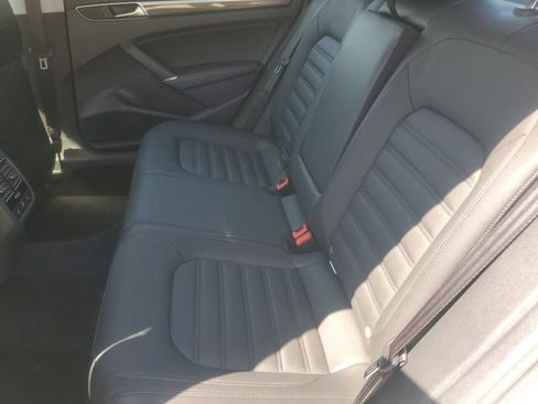 Used 2017 Volkswagen Passat 1.8T SEL Premium FWD image 11