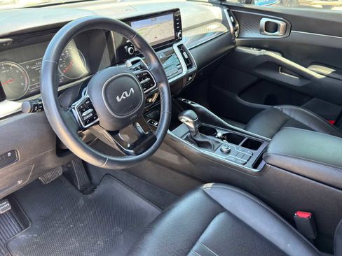 Certified 2022 Kia Sorento S FWD image 11