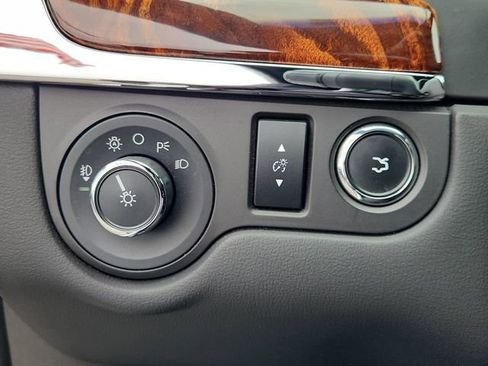 Used 2013 Lincoln MKS FWD image 17