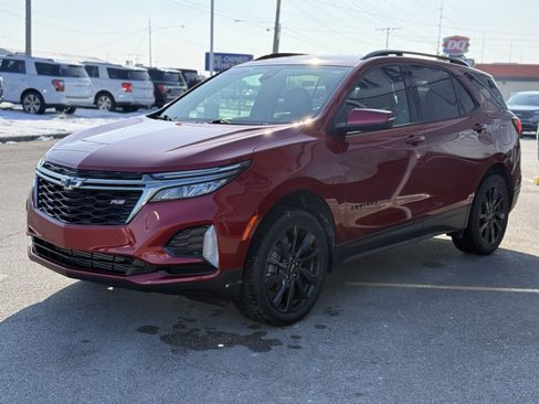 Used 2022 Chevrolet Equinox RS w/ RS Leather Package image 3