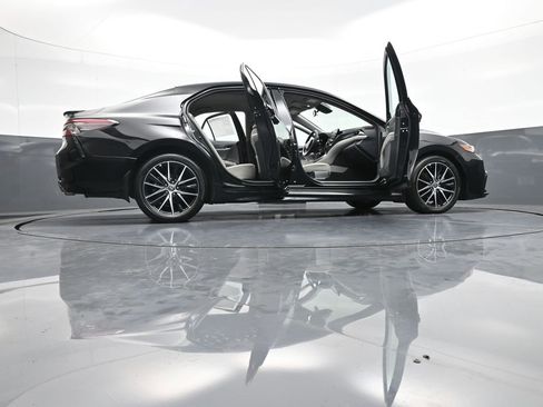 Certified 2022 Toyota Camry SE image 46