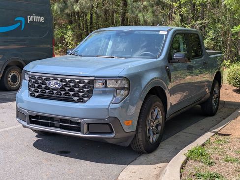 New 2026 Ford Maverick XLT w/ XLT Luxury Package FWD image 6
