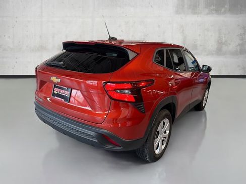 Used 2024 Chevrolet Trax LS image 5