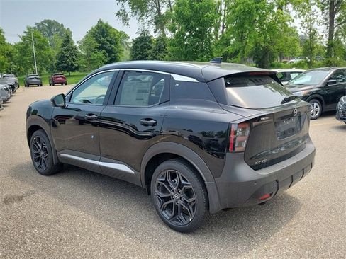 New 2025 Nissan Kicks SR w/ SR Premium Package image 3