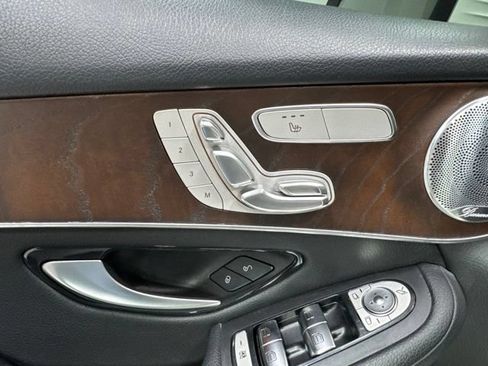 Used 2019 Mercedes-Benz GLC 300 4MATIC image 6