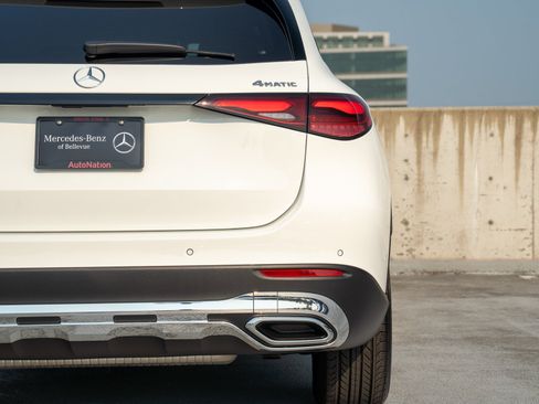 Certified 2026 Mercedes-Benz GLC 300 4MATIC image 9