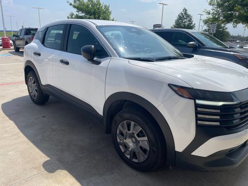 Used 2025 Nissan Kicks S FWD image 4