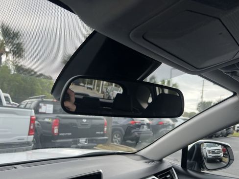 Used 2025 Toyota RAV4 XLE image 27