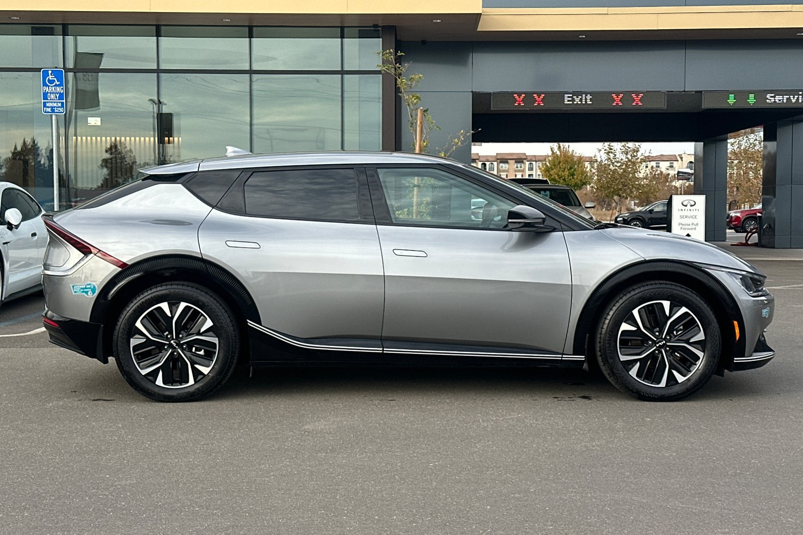 Used 2024 Kia EV6 Wind RWD image 3