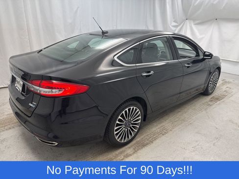 Used 2018 Ford Fusion SE w/ Fusion SE Technology Package image 2