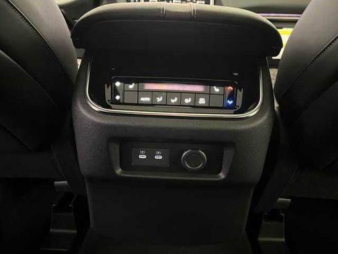 New 2026 Nissan Armada Platinum Reserve image 8