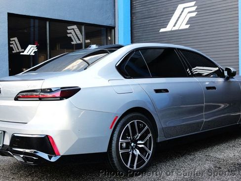 Used 2023 BMW 760i xDrive w/ Executive Package image 6