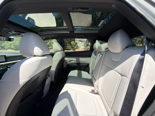 New 2026 Hyundai Tucson Limited FWD image 17