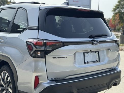 Used 2025 Subaru Forester Touring image 13