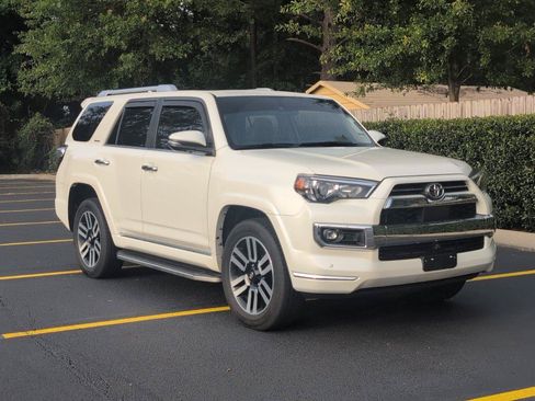 Used 2022 Toyota 4Runner Limited AWD/4WD image 9