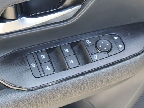 Used 2026 Nissan Kicks SV FWD image 19