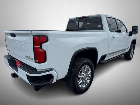 Used 2024 Chevrolet Silverado 2500 High Country w/ High Country Premium Package AWD/4WD image 3