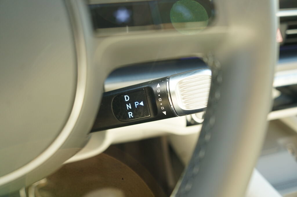 Certified 2025 Hyundai Ioniq 6 SEL RWD image 32
