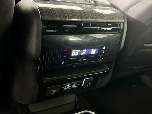 Used 2022 Jeep Wagoneer Series III w/ Convenience Group I image 27