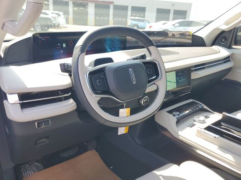 New 2026 Lincoln Navigator L Reserve AWD/4WD image 14