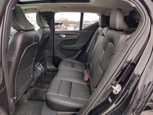 Used 2024 Volvo XC40 B5 Plus image 13