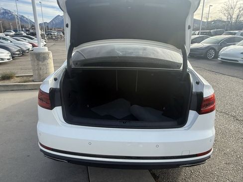Used 2019 Audi A4 2.0T Premium image 27