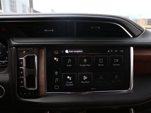 Used 2024 GMC Yukon XL Denali Ultimate AWD/4WD image 9