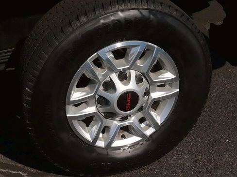 Used 2025 GMC Sierra 2500 Pro AWD/4WD image 11