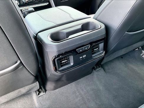 Used 2024 GMC Sierra 1500 AT4 w/ Technology Package AWD/4WD image 34