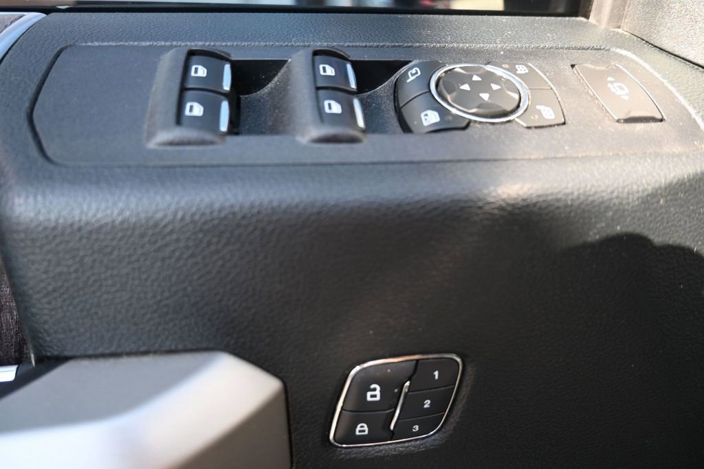 Used 2018 Ford F350 Lariat w/ Lariat Ultimate Package AWD/4WD image 30