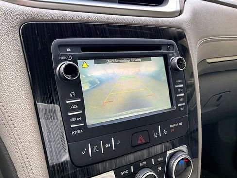 Used 2017 Chevrolet Traverse Premier image 26