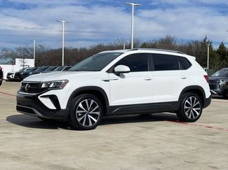 Used 2022 Volkswagen Taos SE video 2