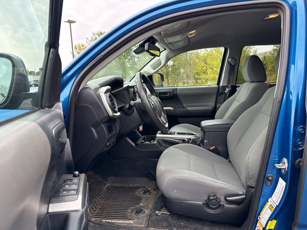 Used 2018 Toyota Tacoma SR5 RWD image 11