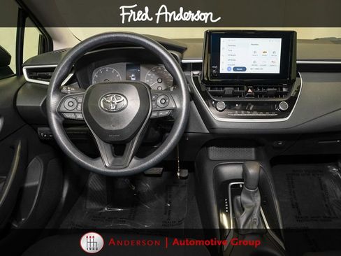 Used 2025 Toyota Corolla LE FWD image 6