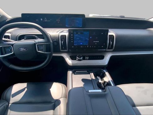 Used 2025 Ford Expedition Active AWD/4WD image 16