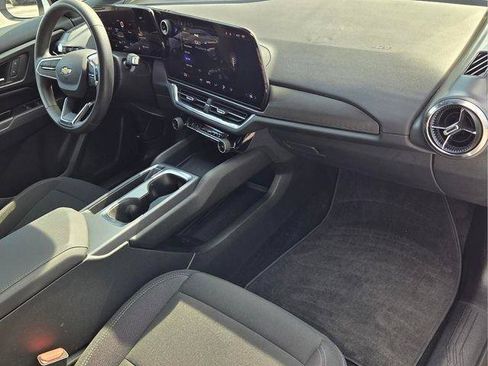 Used 2026 Chevrolet Equinox EV LT FWD image 19