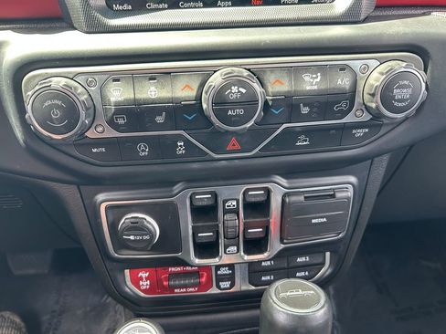 Certified 2023 Jeep Gladiator Rubicon w/ LED Lighting Group AWD/4WD image 15