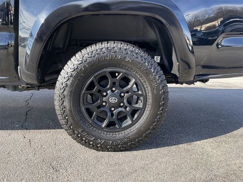 Certified 2021 Toyota Tacoma SR5 image 10