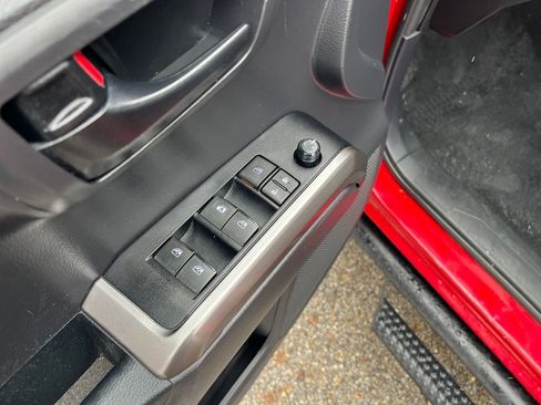 Certified 2022 Toyota Tacoma SR5 image 13