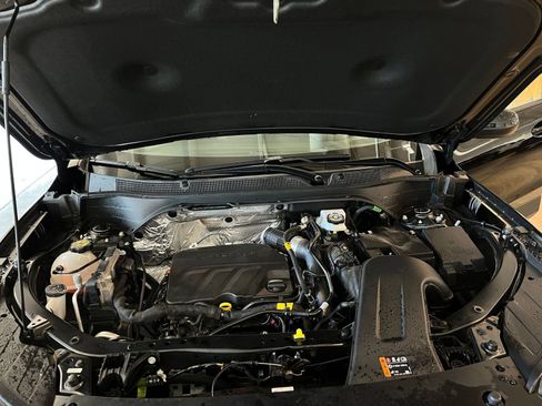 Used 2025 Chevrolet Trax LT w/ LT Convenience Package image 28