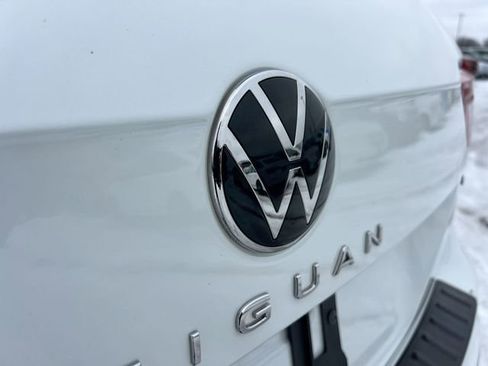 Used 2024 Volkswagen Tiguan SE R-Line image 30