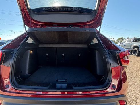 Used 2024 Chevrolet Trax LT image 11